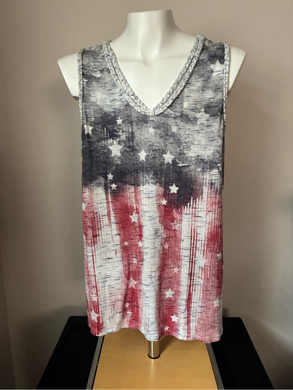 Maurices Red, White & Blue Star-Print V-Neck Tank Size Medium